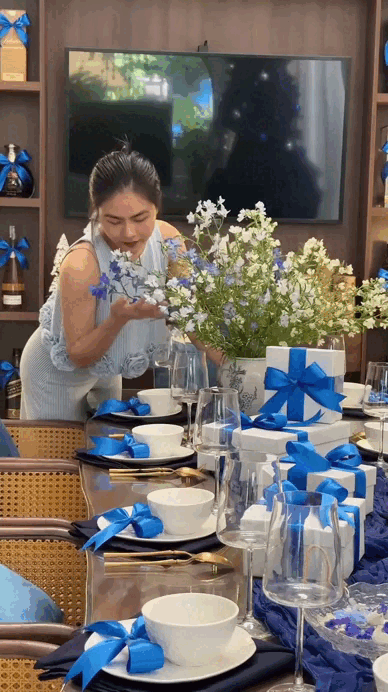 Sao Việt đ&oacute;n Gi&aacute;ng sinh: Decor kh&ocirc;ng gian như cổ t&iacute;ch, ri&ecirc;ng nh&agrave; Jun Phạm qu&aacute; chữa l&agrave;nh- Ảnh 15.