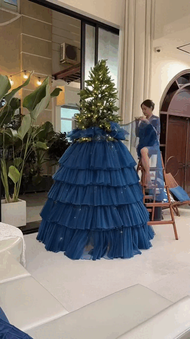 Sao Việt đ&oacute;n Gi&aacute;ng sinh: Decor kh&ocirc;ng gian như cổ t&iacute;ch, ri&ecirc;ng nh&agrave; Jun Phạm qu&aacute; chữa l&agrave;nh- Ảnh 13.