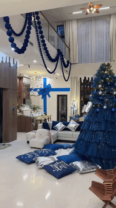 Sao Việt đ&oacute;n Gi&aacute;ng sinh: Decor kh&ocirc;ng gian như cổ t&iacute;ch, ri&ecirc;ng nh&agrave; Jun Phạm qu&aacute; chữa l&agrave;nh- Ảnh 14.