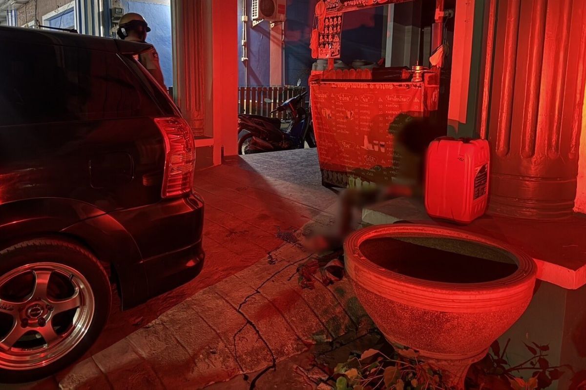 Đang ở nh&agrave; th&igrave; ph&aacute;t hiện c&oacute; kẻ đột nhập, gia chủ liền b&aacute;o cảnh s&aacute;t rồi chứng kiến cảnh tượng &aacute;m ảnh- Ảnh 1.