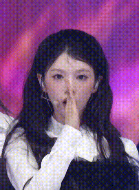 Ca kh&uacute;c hot nhất l&uacute;c n&agrave;y: Mỹ nh&acirc;n chỉ cần 3s nũng nịu l&agrave;m c&otilde;i mạng ph&aacute;t cuồng, ai cũng muốn đu trend- Ảnh 1.