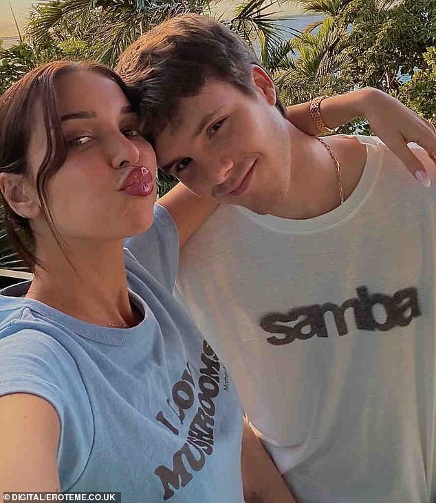 Người hưởng lợi &ldquo;đậm&rdquo; nhất giữa drama nh&agrave; Beckham: Kh&ocirc;ng phải Victoria hay tiểu thư nh&agrave; tỷ ph&uacute;, m&agrave; l&agrave; c&ocirc; g&aacute;i n&agrave;y!- Ảnh 7.