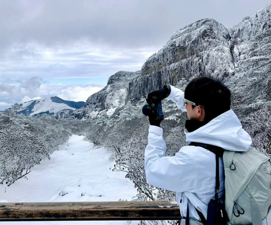 Kh&aacute;ch Việt kể chuyện đi ngắm tuyết tr&ecirc;n n&uacute;i cao hơn 4000m ở Trung Quốc, nhận x&eacute;t: 