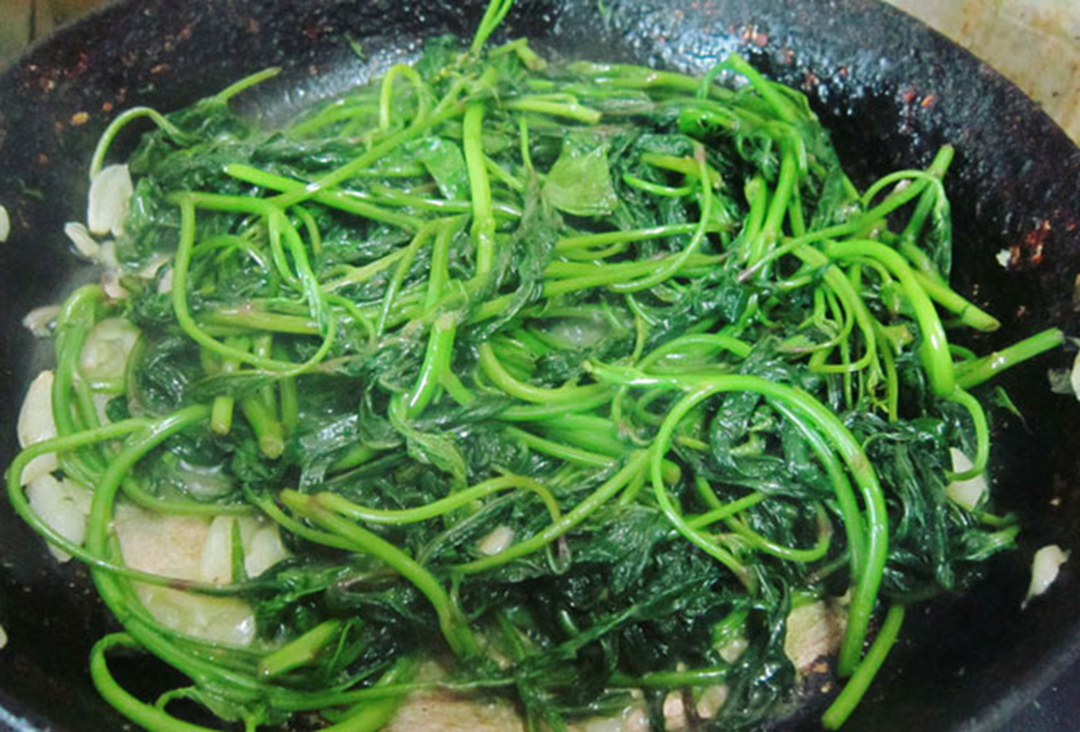 Loại rau xưa người Việt hay cho lợn ăn, nay "trời T&acirc;y" b&aacute;n hơn 1 triệu/kg- Ảnh 3.