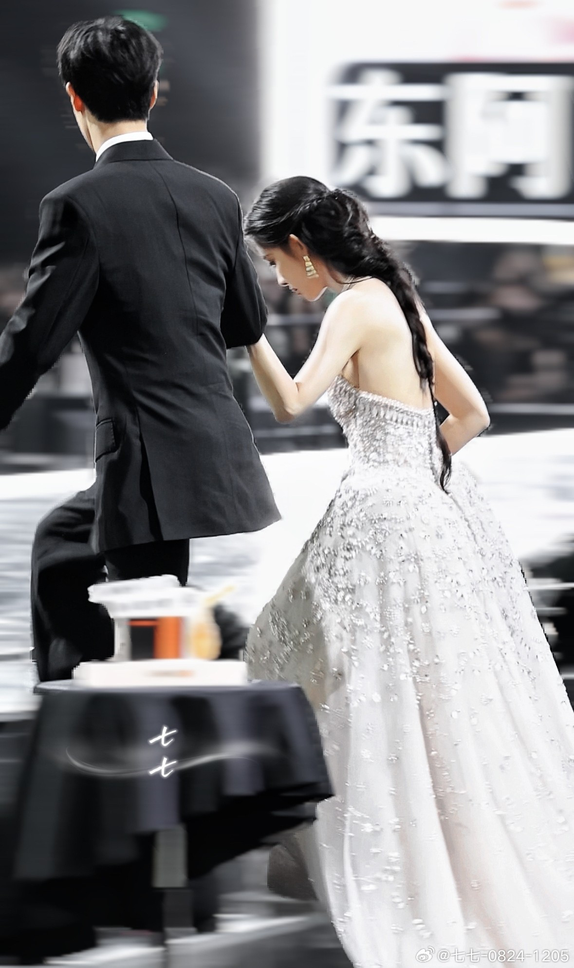 C&uacute; ng&atilde; khiến 400 triệu người trầm trồ- Ảnh 2.