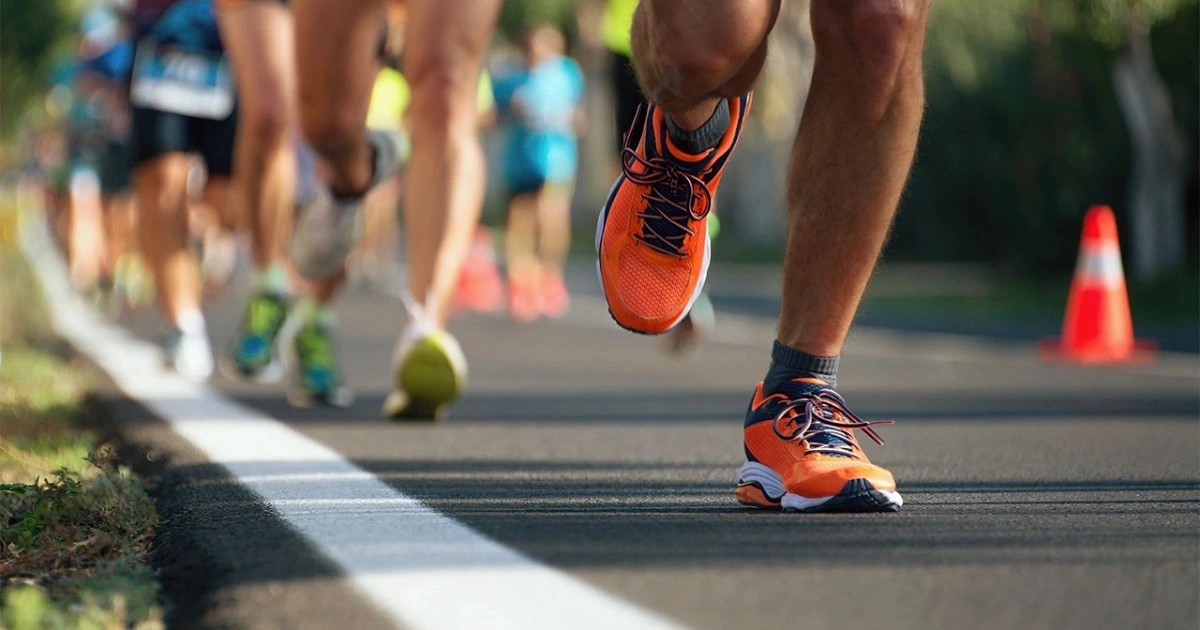 Runner đột tử sau marathon: B&aacute;c sĩ cảnh b&aacute;o tr&aacute;i tim &ldquo;ch&aacute;y m&aacute;y&rdquo; v&igrave; bị &eacute;p qu&aacute; ngưỡng- Ảnh 2.