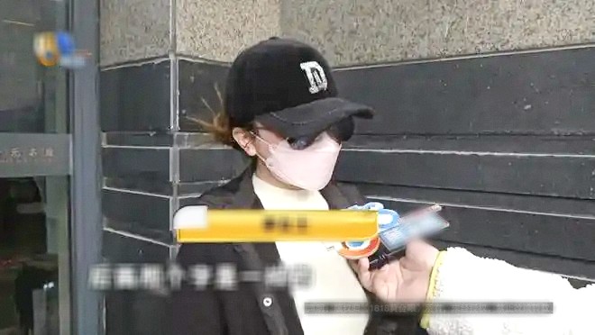 Người phụ nữ chuyển khoản nhầm 9 tỷ đồng, ng&acirc;n h&agrave;ng tuy&ecirc;n bố: "Kh&ocirc;ng thể lấy lại v&igrave; người nhận nợ ch&uacute;ng t&ocirc;i 26 tỷ đồng"- Ảnh 1.