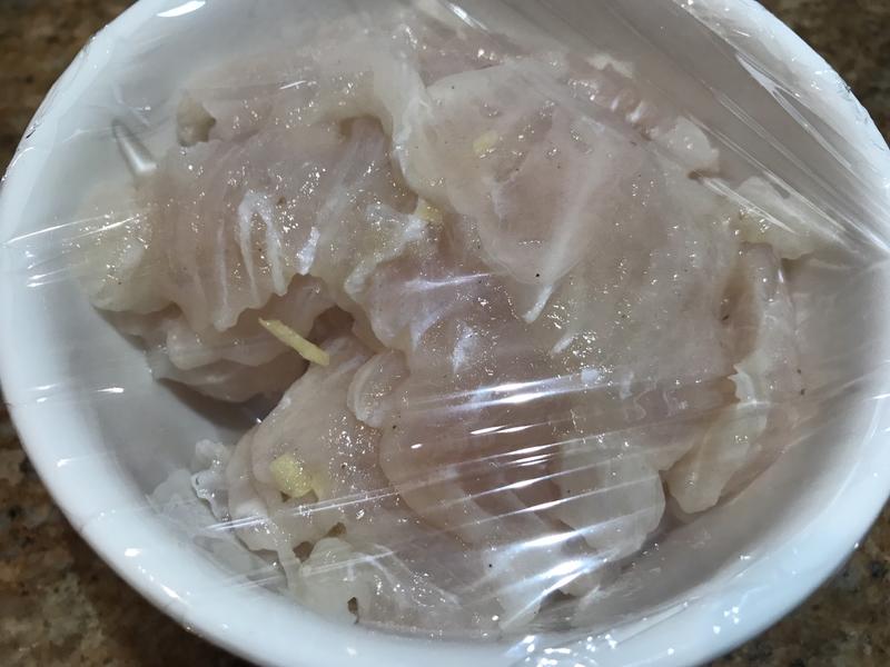 Bữa cơm m&ugrave;a đ&ocirc;ng, khuy&ecirc;n bạn n&ecirc;n ăn 4 m&oacute;n 