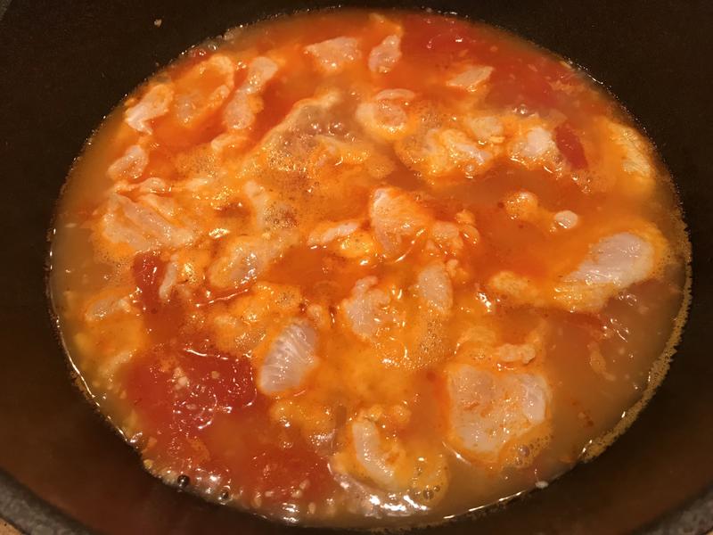 Bữa cơm m&ugrave;a đ&ocirc;ng, khuy&ecirc;n bạn n&ecirc;n ăn 4 m&oacute;n 