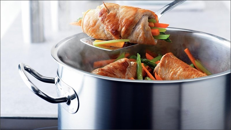 Nguy cơ UNG THƯ từ th&oacute;i quen b&agrave; nội trợ n&agrave;o cũng từng mắc phải: B&aacute;t canh qua đ&ecirc;m trở th&agrave;nh &ldquo;bẫy sức khỏe&rdquo;- Ảnh 1.