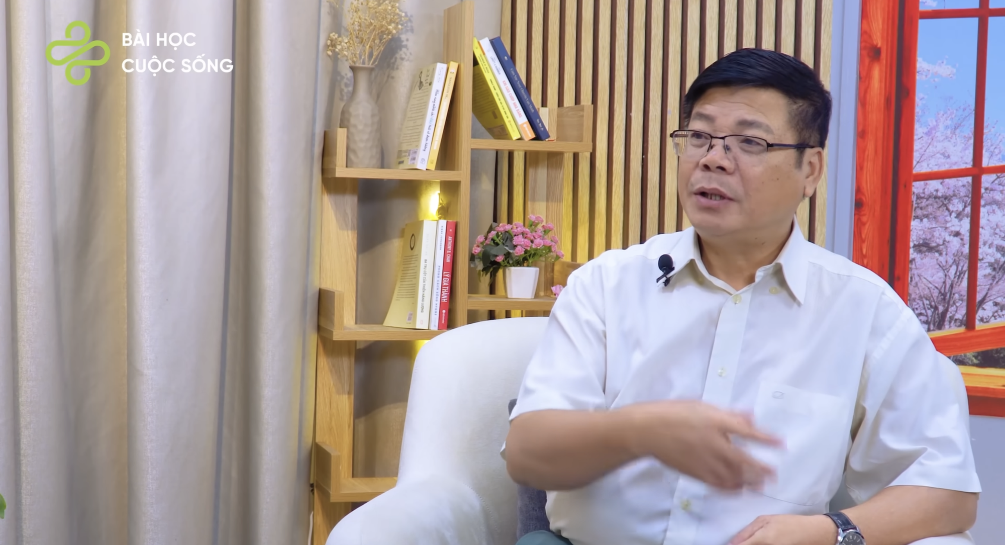 4 người lạ đến viếng đ&aacute;m tang bố chồng rồi bỗng 