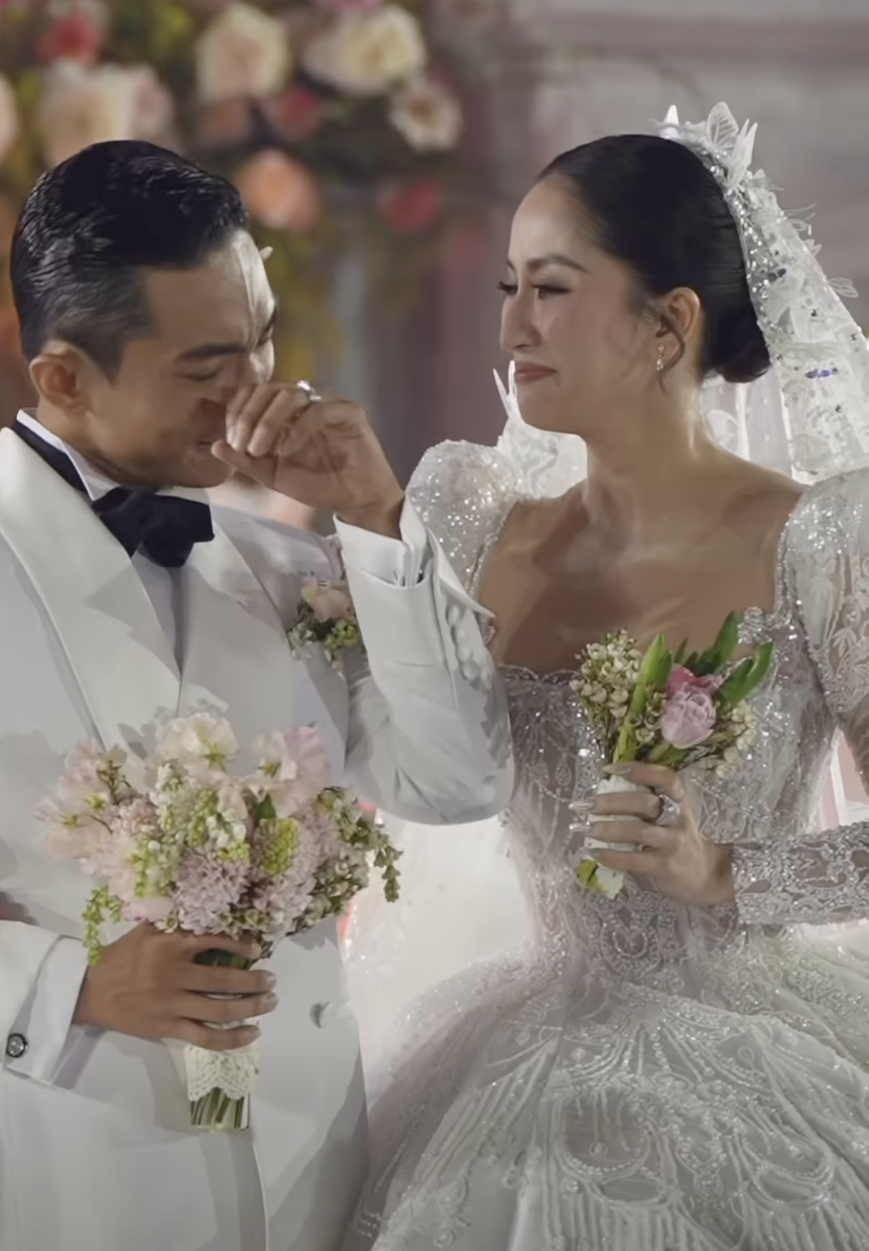 Kh&aacute;nh Thi thay đổi ra sao sau 17 năm quen Phan Hiển?- Ảnh 2.