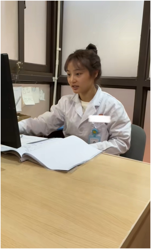 Bất ngờ với th&acirc;n phận thật của c&ocirc; g&aacute;i 26 tuổi thu gom đồng n&aacute;t kiếm 3 triệu/ng&agrave;y- Ảnh 3.