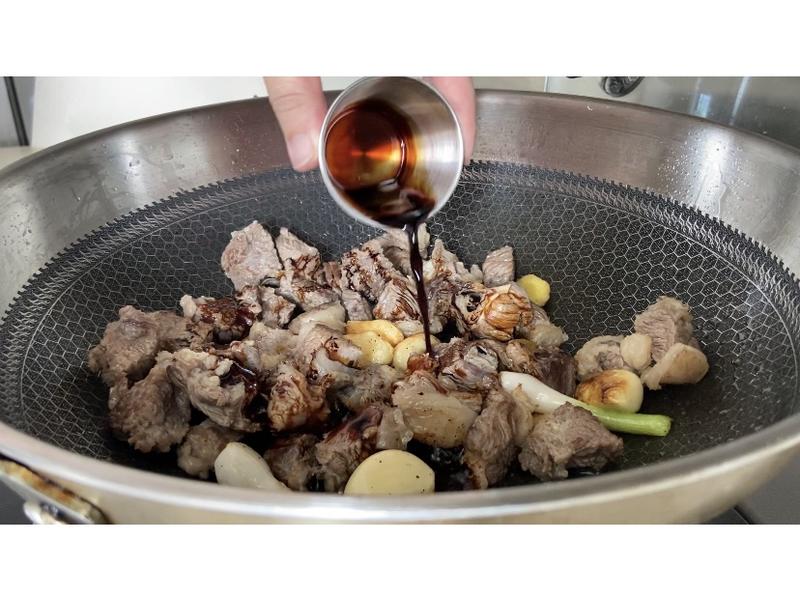 Bữa cơm m&ugrave;a đ&ocirc;ng, khuy&ecirc;n bạn n&ecirc;n ăn 4 m&oacute;n 