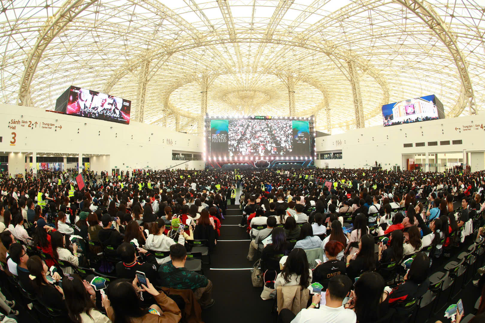 Fan meeting T1 tại Việt Nam: Sự kiện ho&agrave;nh tr&aacute;ng nhưng nhiều tranh c&atilde;i, ban tổ chức n&oacute;i g&igrave;?- Ảnh 4.