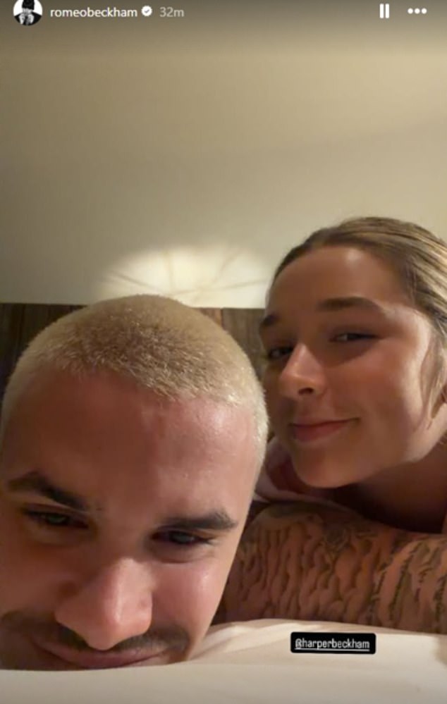 Gi&aacute;ng sinh vẫn kh&ocirc;ng ngừng drama: Cậu cả nh&agrave; Beckham ngầm ch&acirc;m biếm khi bị em trai vạch trần chuyện chặn cả nh&agrave; tr&ecirc;n MXH- Ảnh 8.