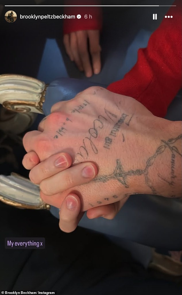 Tiểu thư Harper cặm cụi viết điều ước khi anh trai 