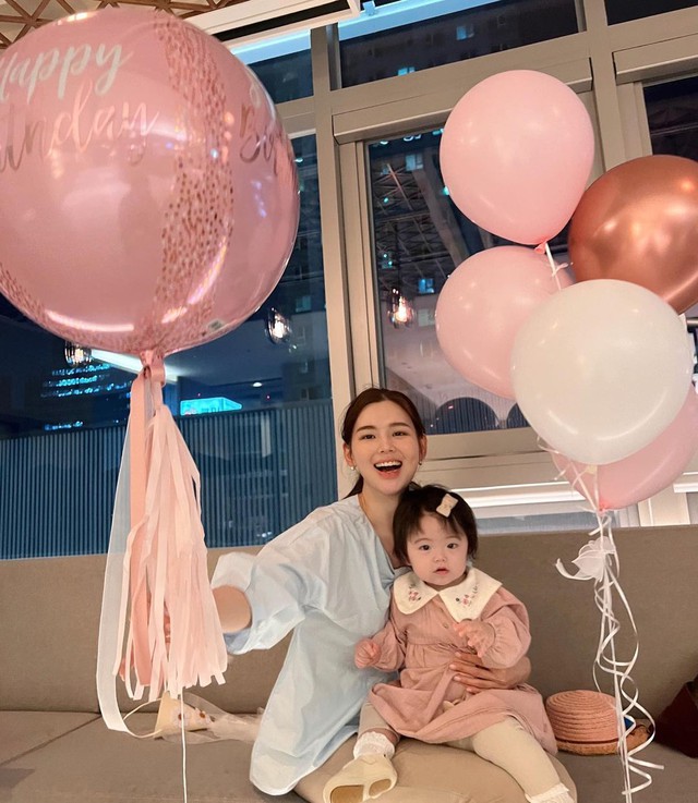 Con g&aacute;i của bố mẹ c&oacute; những đặc điểm n&agrave;y th&igrave; con ch&iacute;nh l&agrave; b&igrave;nh rượu qu&yacute;, l&agrave; "qu&yacute; nh&acirc;n" đến để h&oacute;a giải mọi xung đột của gia đ&igrave;nh- Ảnh 4.