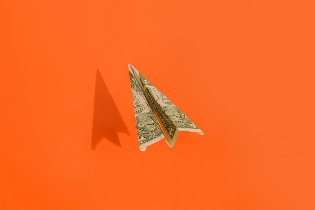 C&aacute;ch Elon Musk, Mark Zuckerberg l&agrave;m gi&agrave;u m&agrave; kh&ocirc;ng nộp thuế, di sản truyền đời cho con ch&aacute;u: Nhận lương 1 USD, c&oacute; t&agrave;i sản 'tr&ecirc;n giấy', vay nợ hết mức để ti&ecirc;u- Ảnh 2.