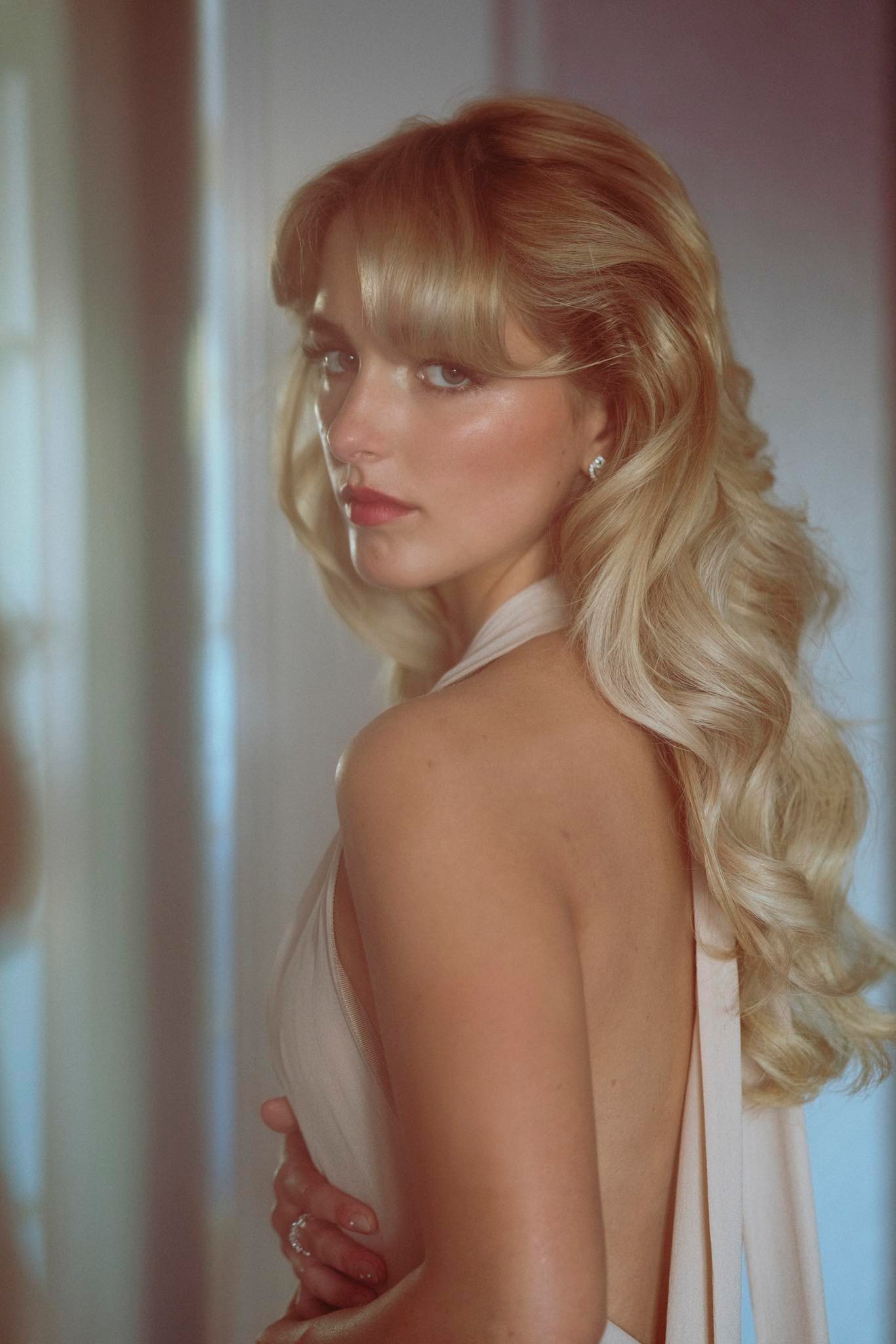 10 mỹ nh&acirc;n đẹp nhất thế giới 2025: Địch Lệ Nhiệt Ba xếp thứ 6, hạng 1 c&agrave;ng ngắm c&agrave;ng say như điếu đổ- Ảnh 1.