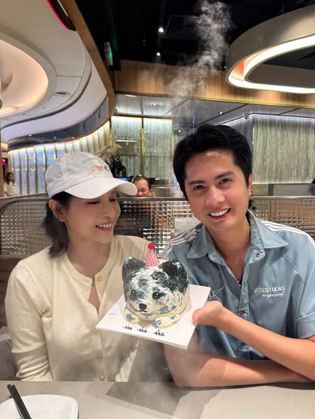 Cặp diễn vi&ecirc;n Vbiz mượn đ&ecirc;m Gi&aacute;ng sinh để c&ocirc;ng khai chuyện hẹn h&ograve;?- Ảnh 4.