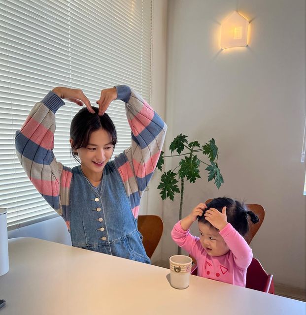 Con g&aacute;i của bố mẹ c&oacute; những đặc điểm n&agrave;y th&igrave; con ch&iacute;nh l&agrave; b&igrave;nh rượu qu&yacute;, l&agrave; "qu&yacute; nh&acirc;n" đến để h&oacute;a giải mọi xung đột của gia đ&igrave;nh- Ảnh 3.