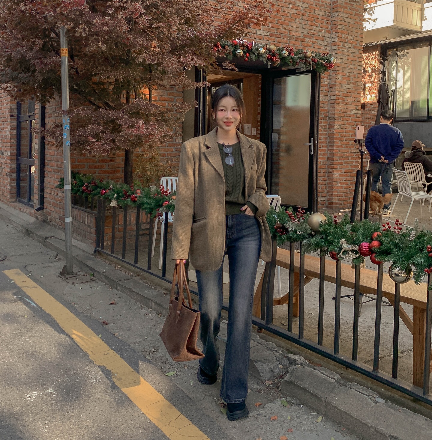 5 kiểu &aacute;o kho&aacute;c mặc ngo&agrave;i &aacute;o len gi&uacute;p chị em s&agrave;nh điệu hơn rất nhiều, ai cũng n&ecirc;n biết- Ảnh 10.