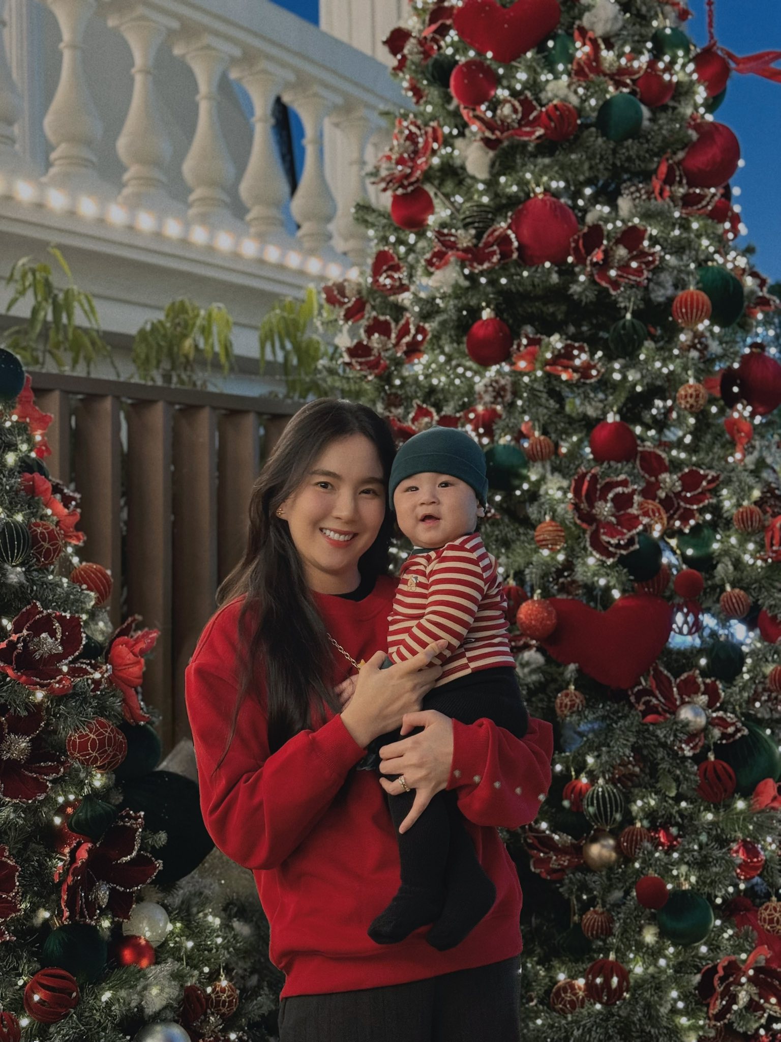 Noel n&agrave;y showbiz tưng bừng: 1 đ&ocirc;i khoe con g&aacute;i, hội bạn 5 cặp vợ chồng Vbiz ăn tiệc trong biệt thự sang chảnh- Ảnh 7.