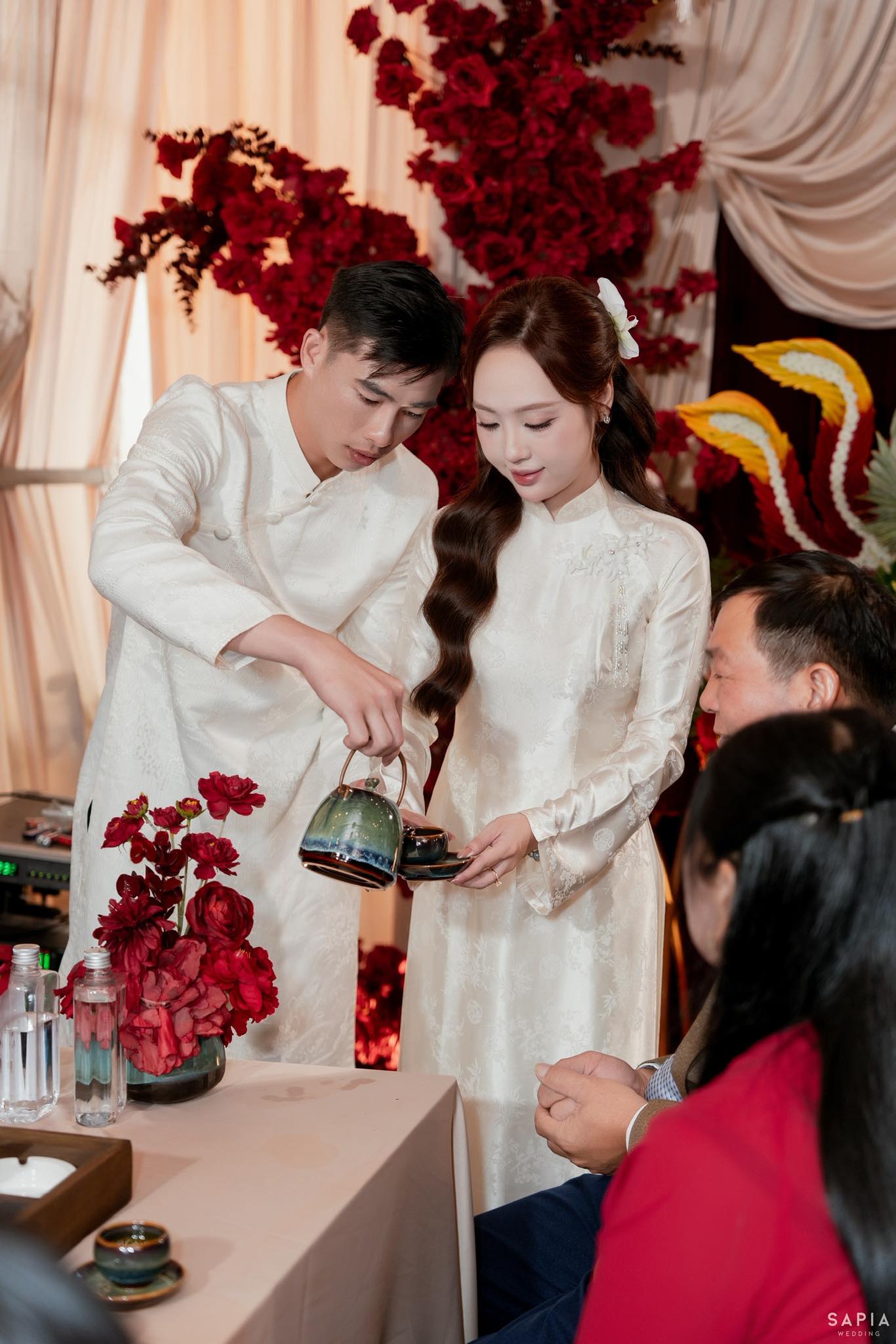 Thủ m&ocirc;n U23 Việt Nam l&agrave;m lễ ăn hỏi thạc sĩ hơn 3 tuổi, visual c&ocirc; d&acirc;u s&aacute;ng bừng, chuẩn 