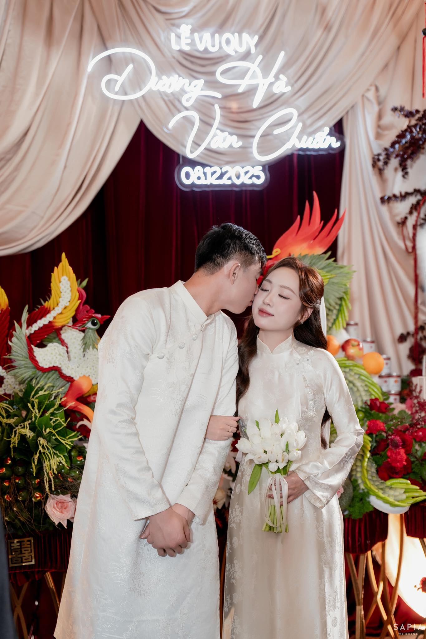 Thủ m&ocirc;n U23 Việt Nam l&agrave;m lễ ăn hỏi thạc sĩ hơn 3 tuổi, visual c&ocirc; d&acirc;u s&aacute;ng bừng, chuẩn 