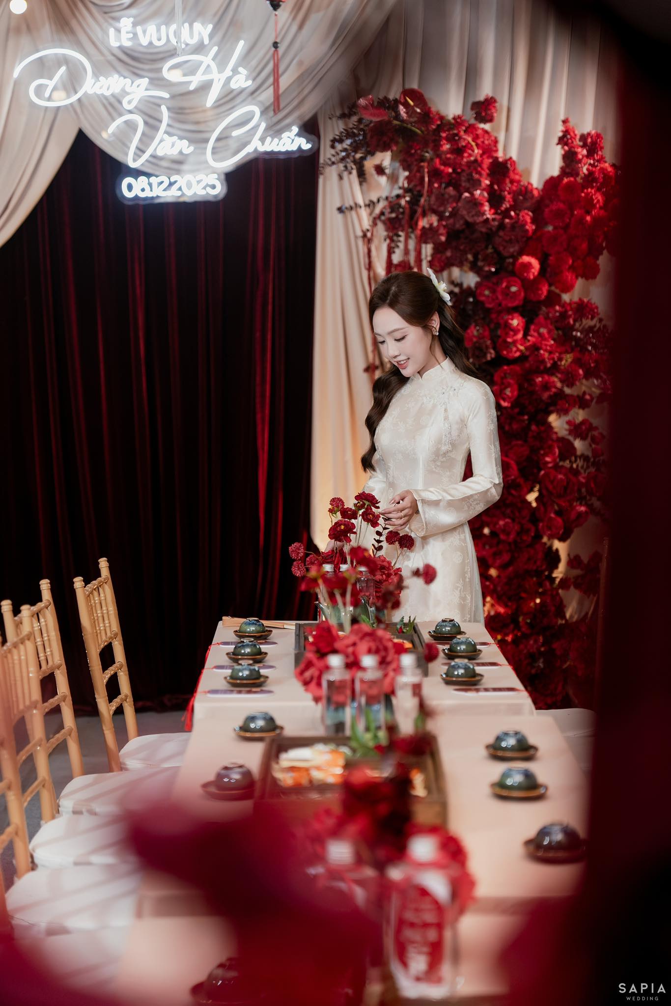 Thủ m&ocirc;n U23 Việt Nam l&agrave;m lễ ăn hỏi thạc sĩ hơn 3 tuổi, visual c&ocirc; d&acirc;u s&aacute;ng bừng, chuẩn 