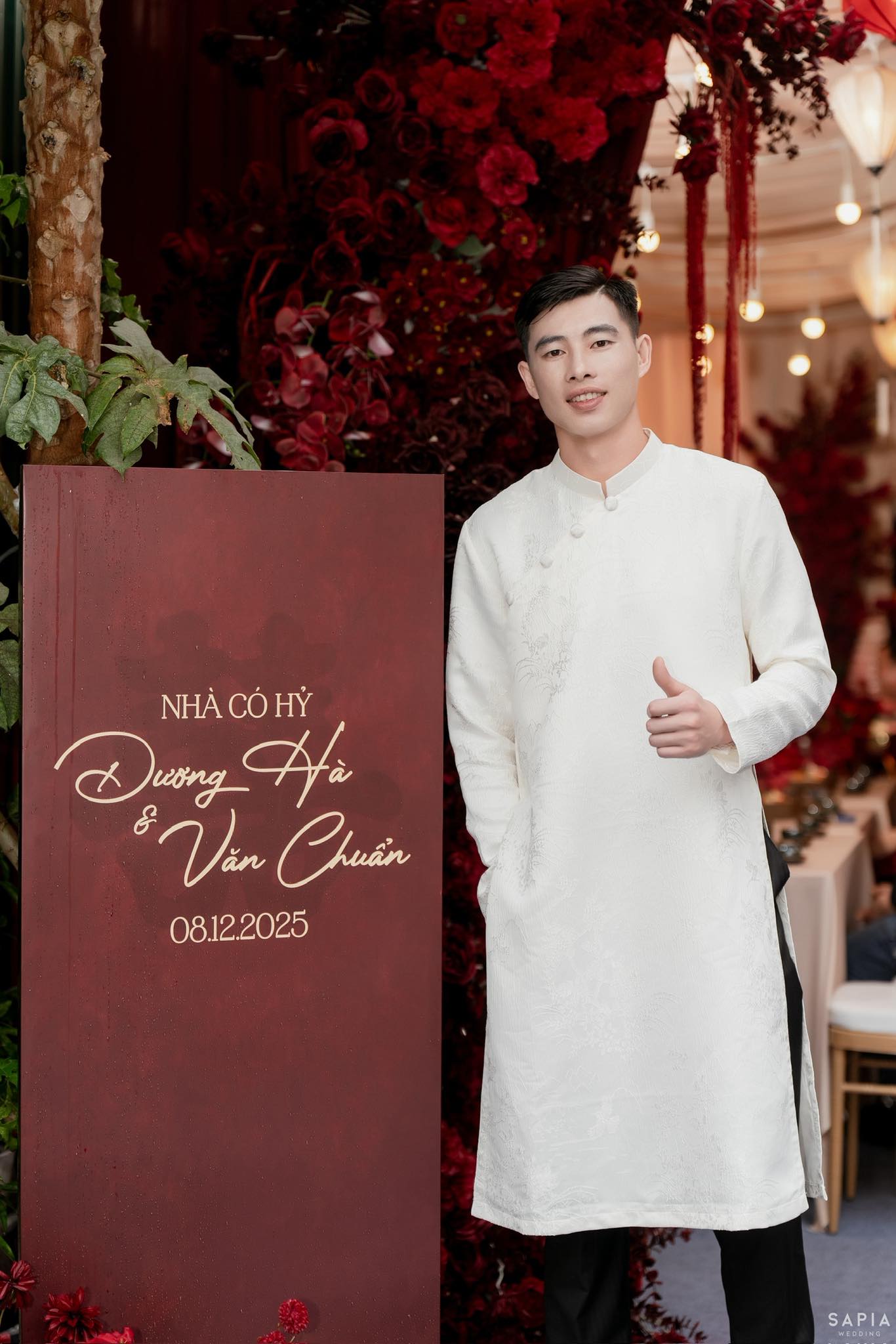 Thủ m&ocirc;n U23 Việt Nam l&agrave;m lễ ăn hỏi thạc sĩ hơn 3 tuổi, visual c&ocirc; d&acirc;u s&aacute;ng bừng, chuẩn 