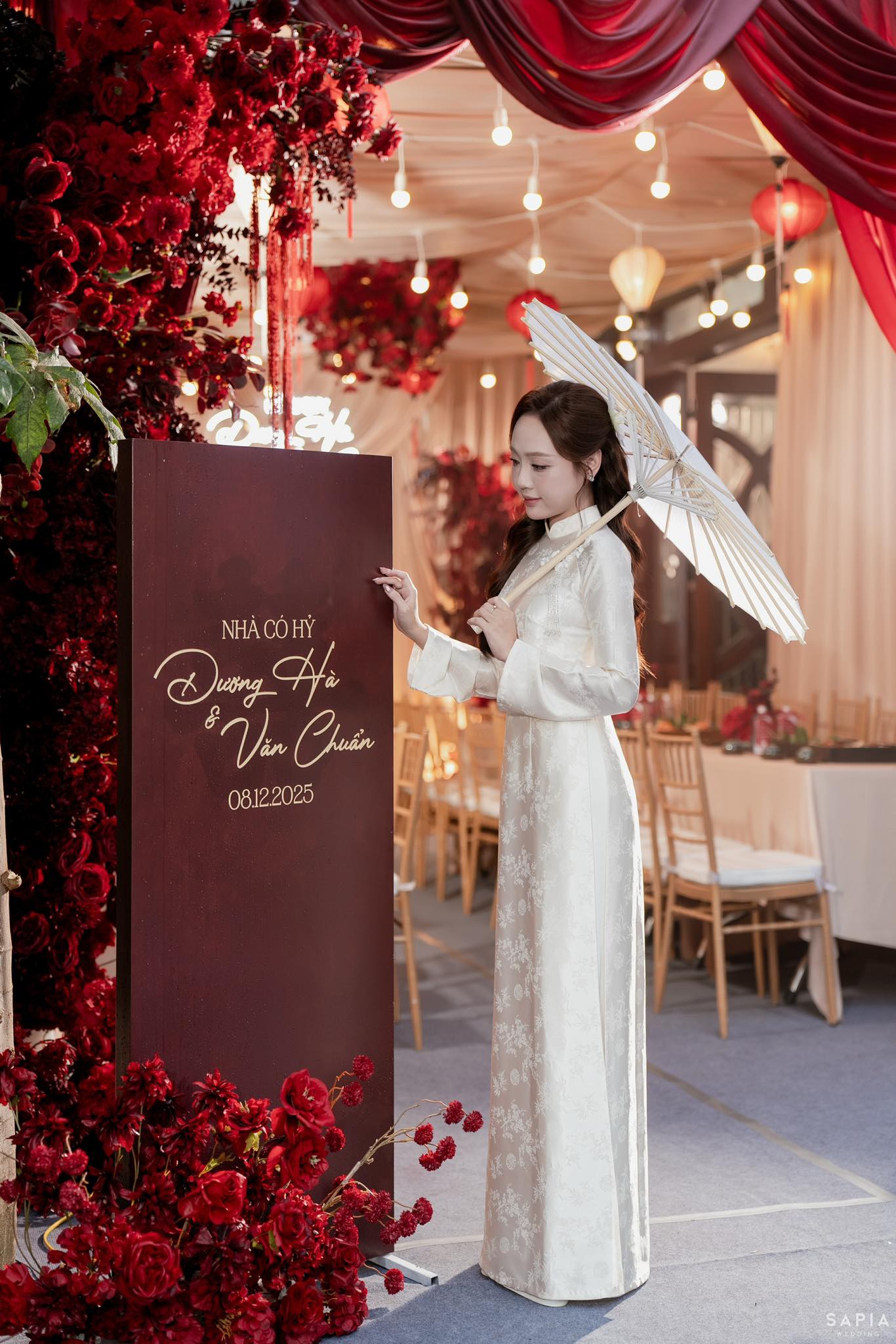 Thủ m&ocirc;n U23 Việt Nam l&agrave;m lễ ăn hỏi thạc sĩ hơn 3 tuổi, visual c&ocirc; d&acirc;u s&aacute;ng bừng, chuẩn 