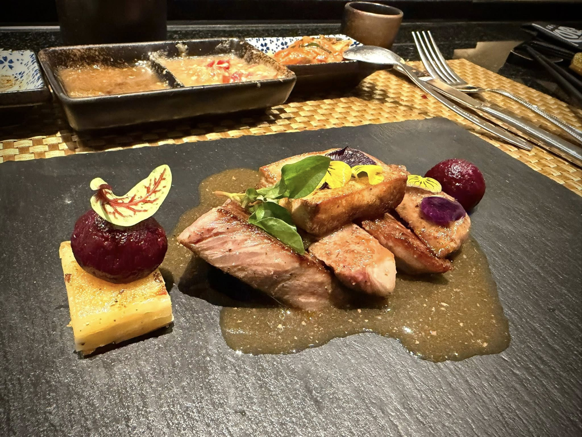 Trấn Th&agrave;nh c&agrave;ng &uacute;p mở, d&acirc;n mạng c&agrave;ng dễ 'bắt b&agrave;i'- Ảnh 7.