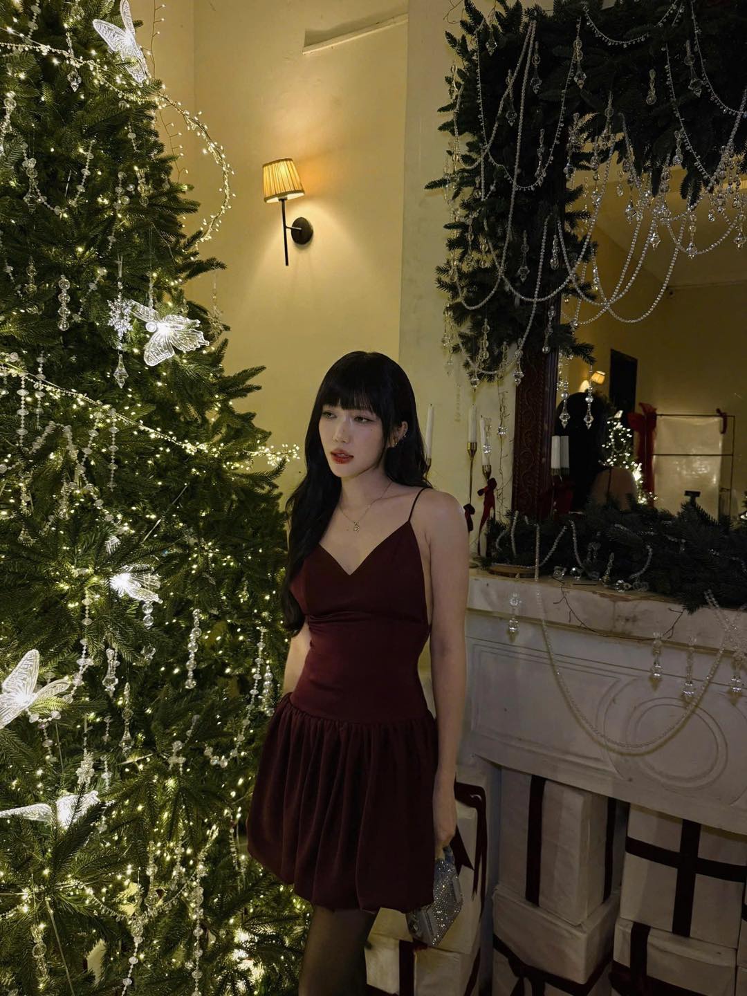 Noel n&agrave;y showbiz tưng bừng: 1 đ&ocirc;i khoe con g&aacute;i, hội bạn 5 cặp vợ chồng Vbiz ăn tiệc trong biệt thự sang chảnh- Ảnh 12.