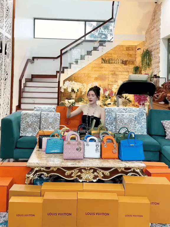 Bức ảnh "chấn động" trong nh&agrave; Ng&acirc;n Collagen những ng&agrave;y cuối năm- Ảnh 7.