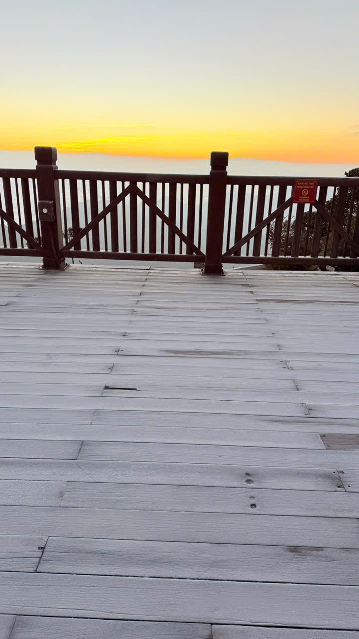 S&aacute;ng nay: Fansipan đ&atilde; phủ trắng băng tuyết, đ&ecirc;m Noel chỉ c&ograve;n 1 độ C- Ảnh 11.