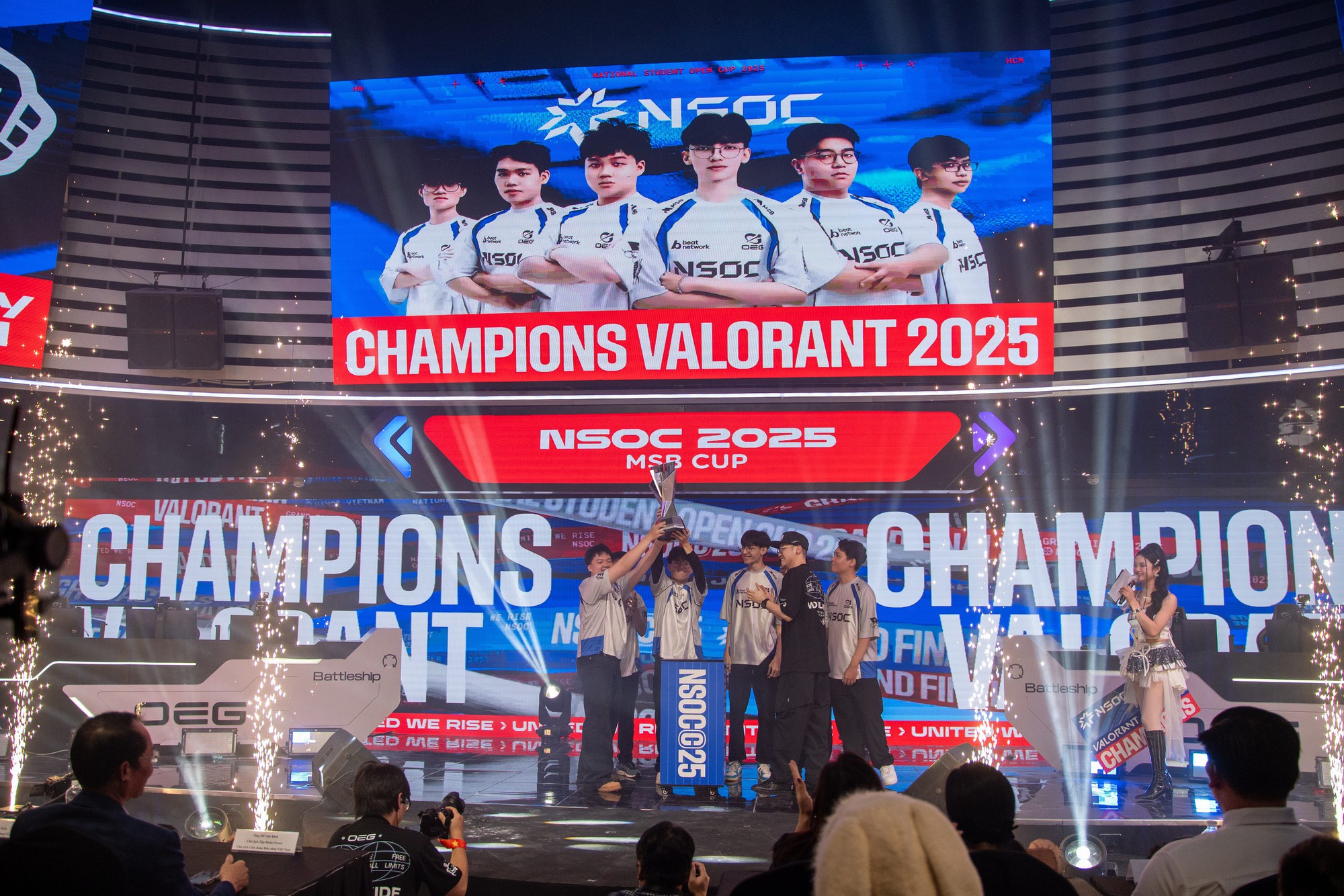 NSOC 2025 - Giải đấu eSports sinh vi&ecirc;n b&ugrave;ng nổ với những con số &ldquo;v&ocirc; tiền kho&aacute;ng hậu&rdquo;- Ảnh 2.
