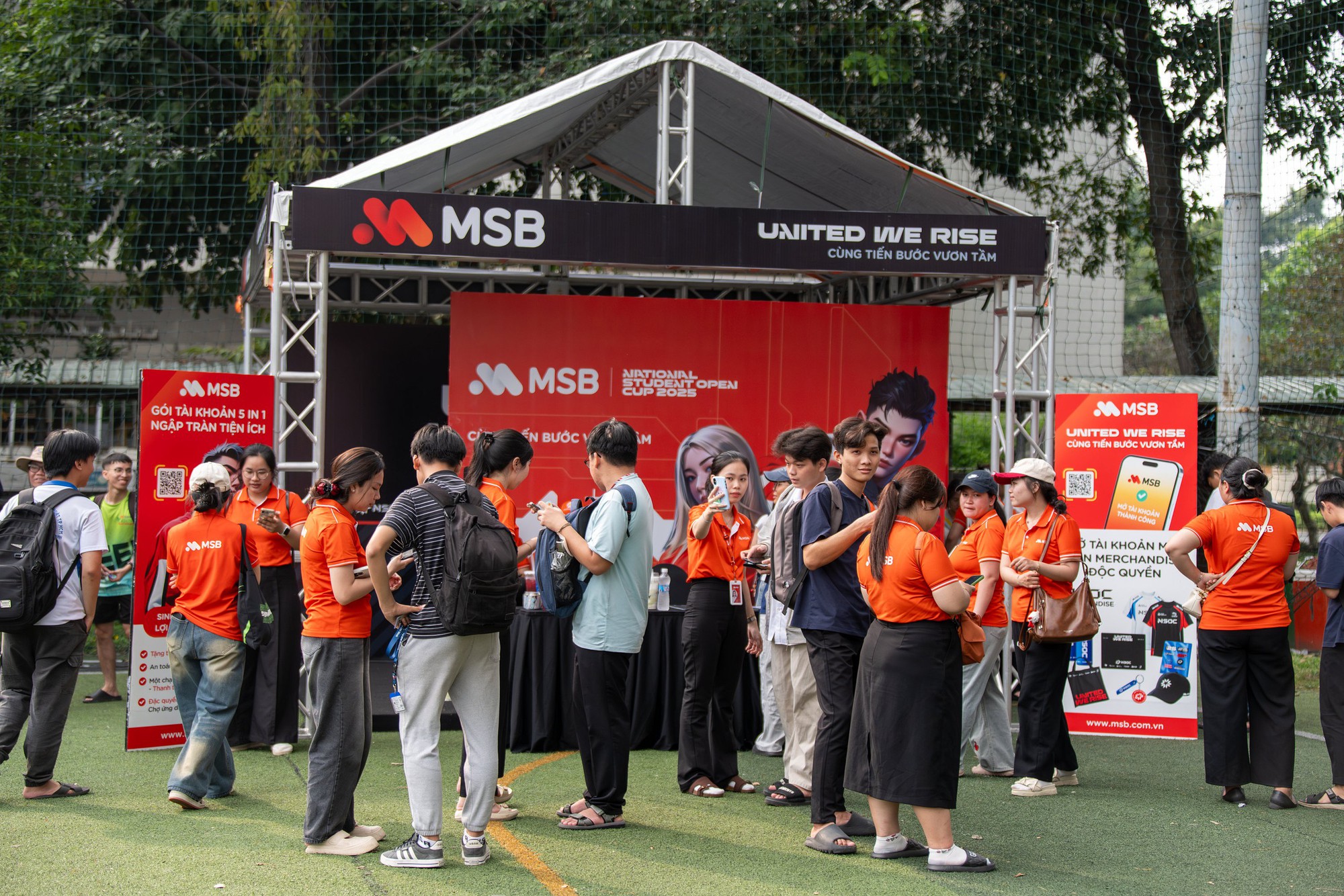 NSOC 2025 - Giải đấu eSports sinh vi&ecirc;n b&ugrave;ng nổ với những con số &ldquo;v&ocirc; tiền kho&aacute;ng hậu&rdquo;- Ảnh 4.