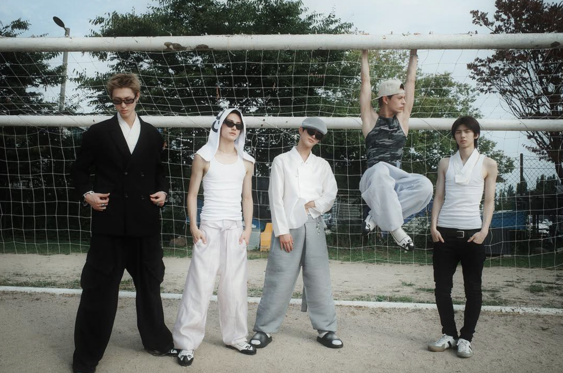 CORTIS: Hội "trẻ tr&acirc;u" đang định nghĩa lại thời trang của c&aacute;c "boy phố"- Ảnh 17.