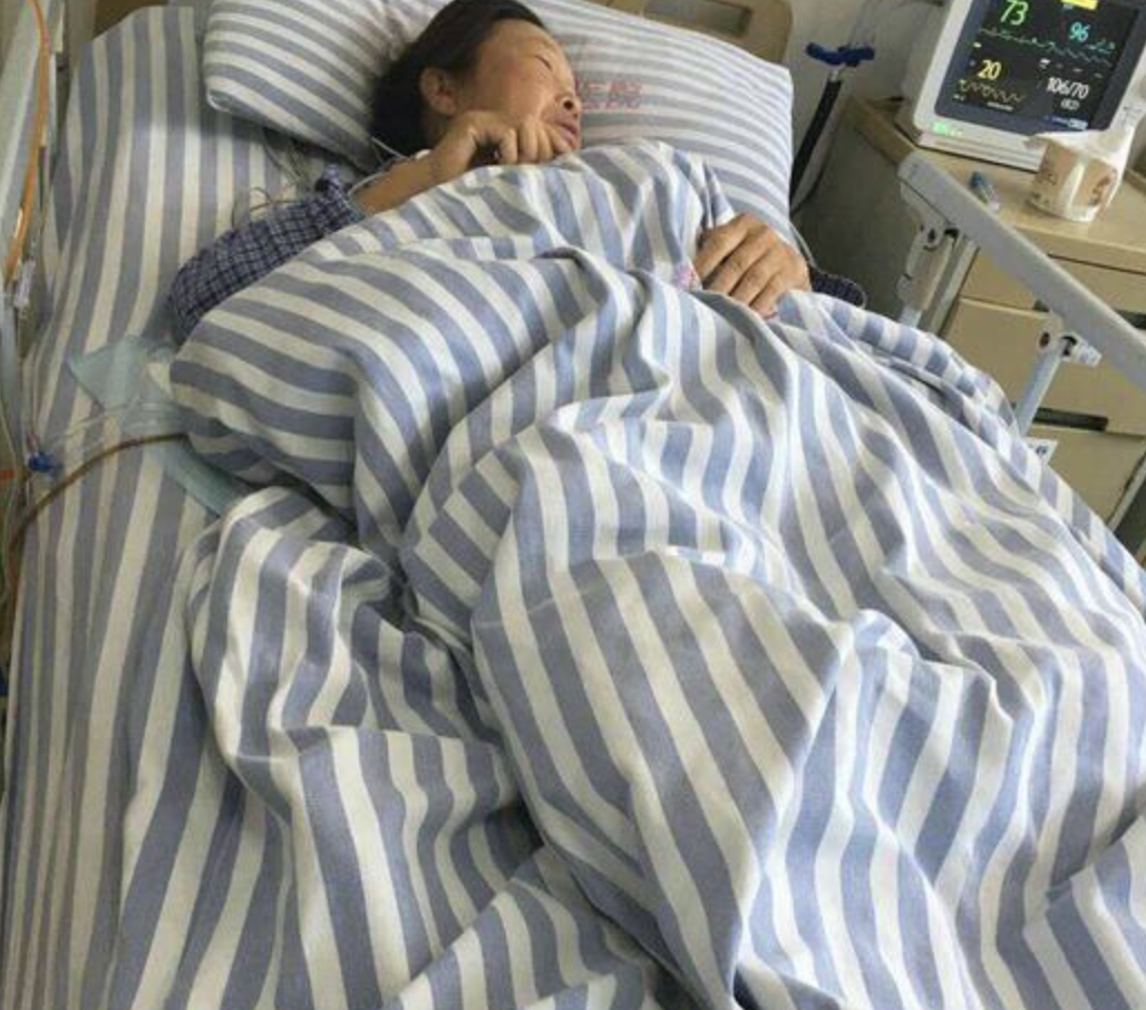 Thủ khoa biến mất suốt 9 năm, tới khi mẹ bị ung thư mới quay về v&agrave; n&oacute;i một c&acirc;u khiến cả đất nước sững sờ- Ảnh 4.