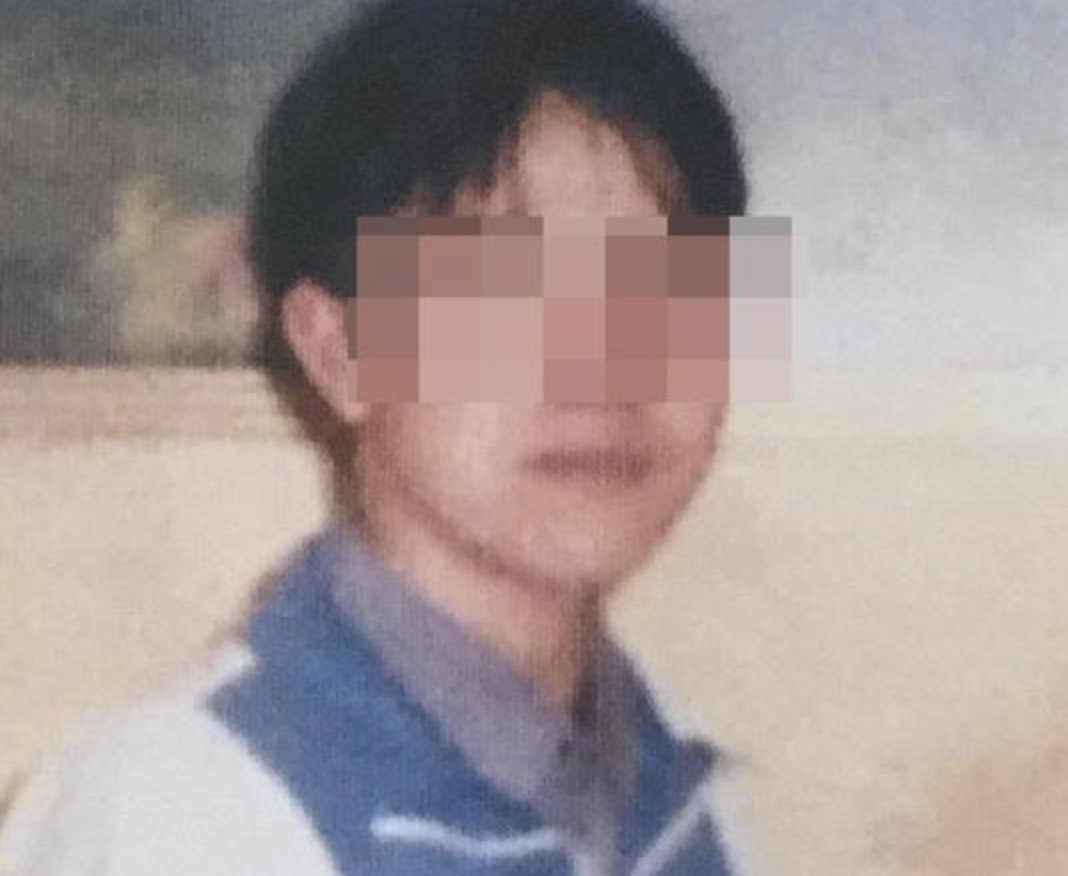 Thủ khoa biến mất suốt 9 năm, tới khi mẹ bị ung thư mới quay về v&agrave; n&oacute;i một c&acirc;u khiến cả đất nước sững sờ- Ảnh 1.