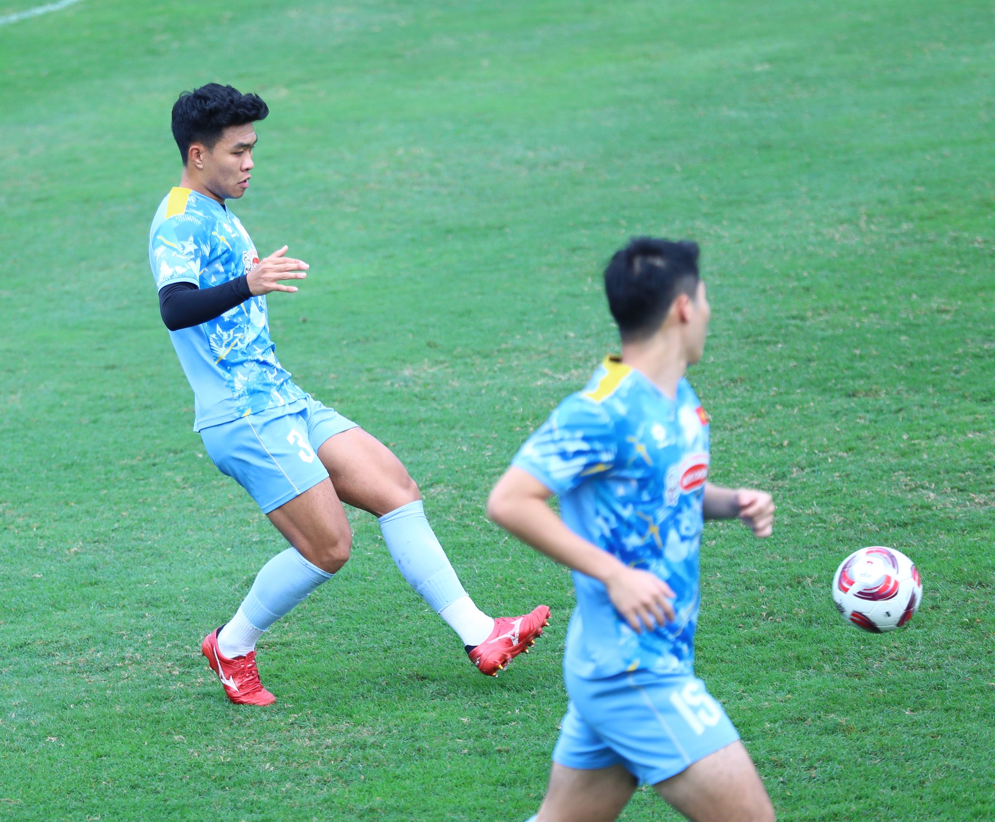 Phỏng vấn L&yacute; Đức: Th&aacute;i độ thế n&agrave;o giữa ồn &agrave;o t&igrave;nh cảm với hogirl bắn s&uacute;ng Ph&iacute; Thanh Thảo?- Ảnh 1.