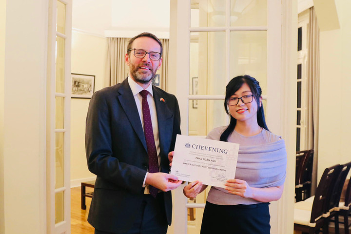 Nữ luật sư trẻ gi&agrave;nh học bổng thạc sĩ to&agrave;n phần đến Anh- Ảnh 1.
