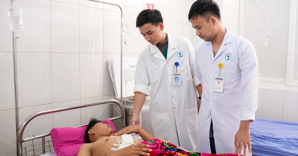 Tai nạn giao th&ocirc;ng l&uacute;c rạng s&aacute;ng khiến thiếu ni&ecirc;n 14 tuổi bị vỡ gan