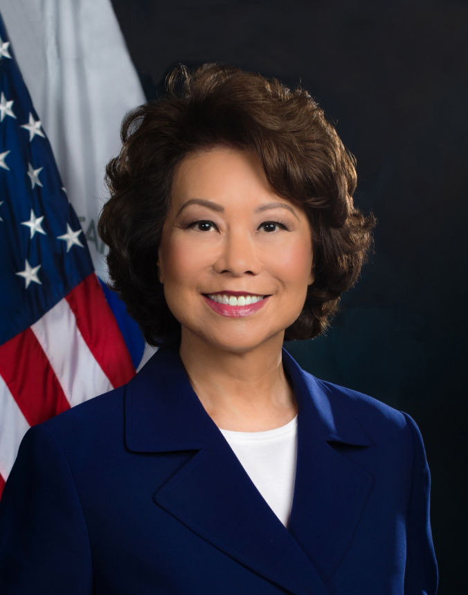 Nh&acirc;n quả c&oacute; thật: 40 năm trước bị cười v&igrave; đẻ to&agrave;n con g&aacute;i, 40 năm sau c&aacute;c con l&agrave;m hẳn Bộ trưởng, Gi&aacute;m đốc, danh gi&aacute; v&ocirc; c&ugrave;ng!- Ảnh 4.