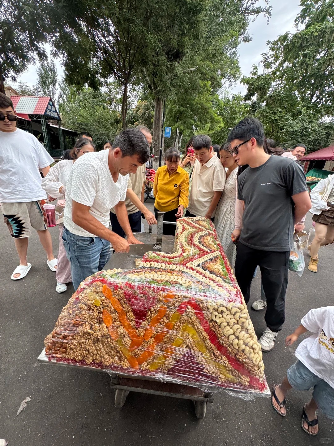 Sự thật về loại b&aacute;nh "s&aacute;t thủ v&iacute; tiền" nh&igrave;n đẹp như tranh, cắt một miếng "bay" ngay tiền triệu, kh&aacute;ch du lịch ngậm đắng nuốt cay- Ảnh 3.