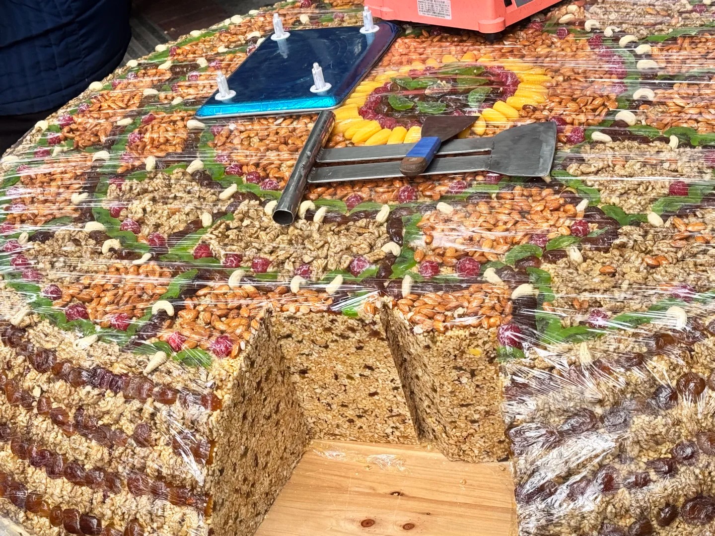 Sự thật về loại b&aacute;nh "s&aacute;t thủ v&iacute; tiền" nh&igrave;n đẹp như tranh, cắt một miếng "bay" ngay tiền triệu, kh&aacute;ch du lịch ngậm đắng nuốt cay- Ảnh 12.