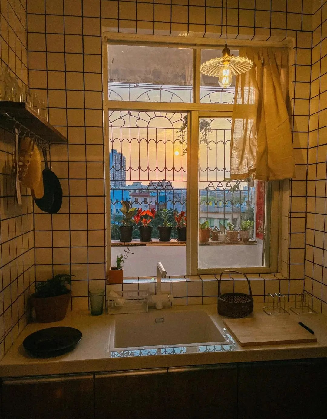 Tim đập loạn trước ng&ocirc;i nh&agrave; của b&agrave; cụ 75 tuổi: Sống 1 m&igrave;nh an y&ecirc;n, kh&ocirc;ng l&agrave;m g&aacute;nh nặng cho con ch&aacute;u- Ảnh 10.