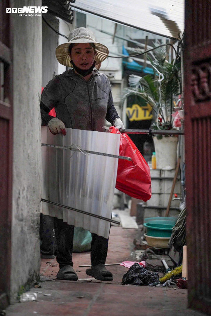 Người d&acirc;n ven Hồ Gươm bắt đầu di dời, b&agrave;n giao mặt bằng x&acirc;y quảng trường hơn 2ha- Ảnh 11.